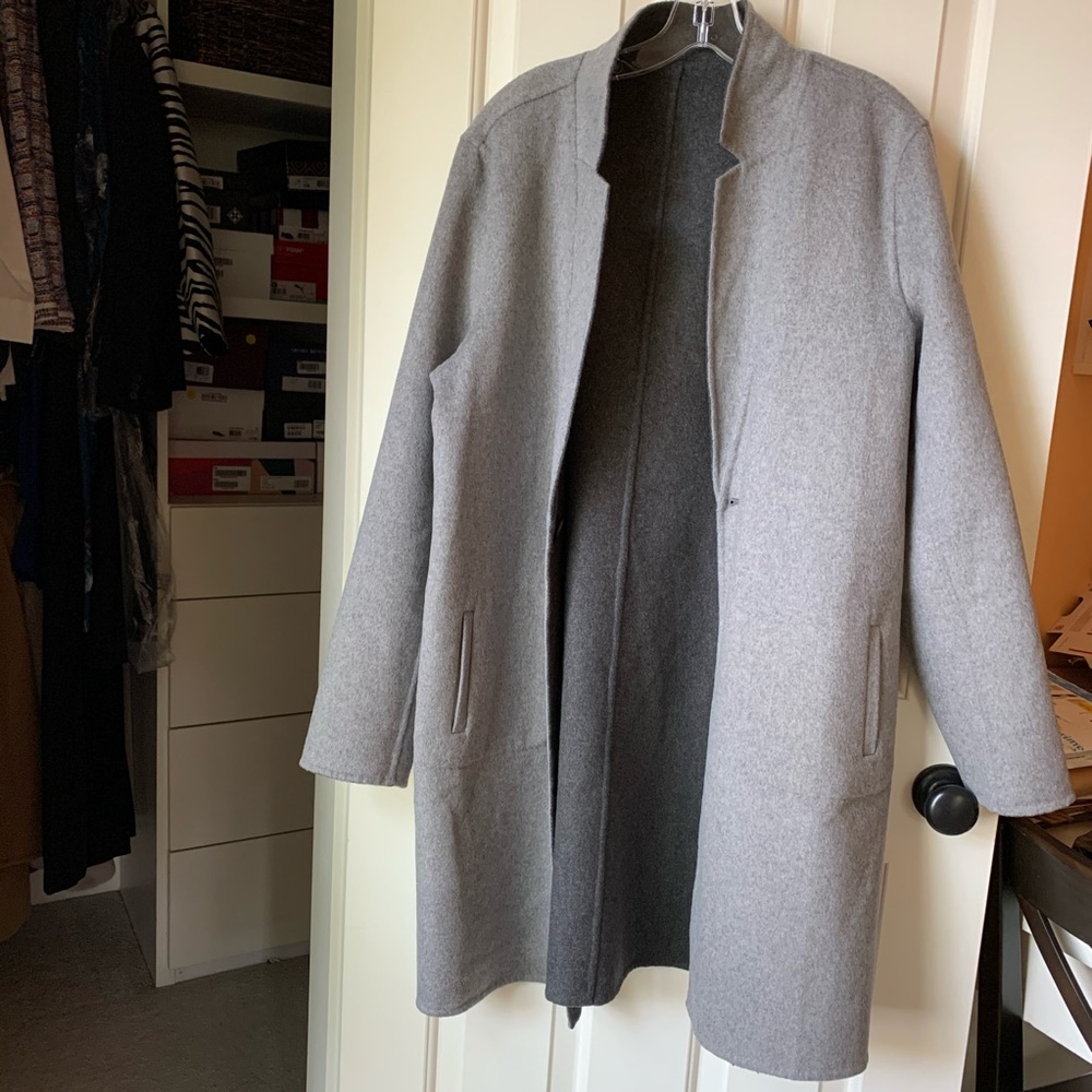 Ecru NWT REVERSIBLE grey coat size XL